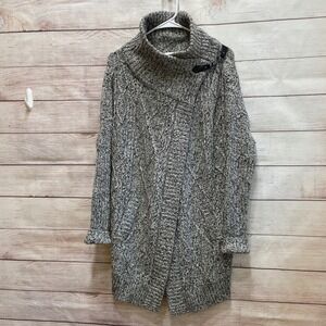 EXCELLENT CONDITION‎ RD STYLE CARDIGAN SWEATER IN BLACK AND WHITE